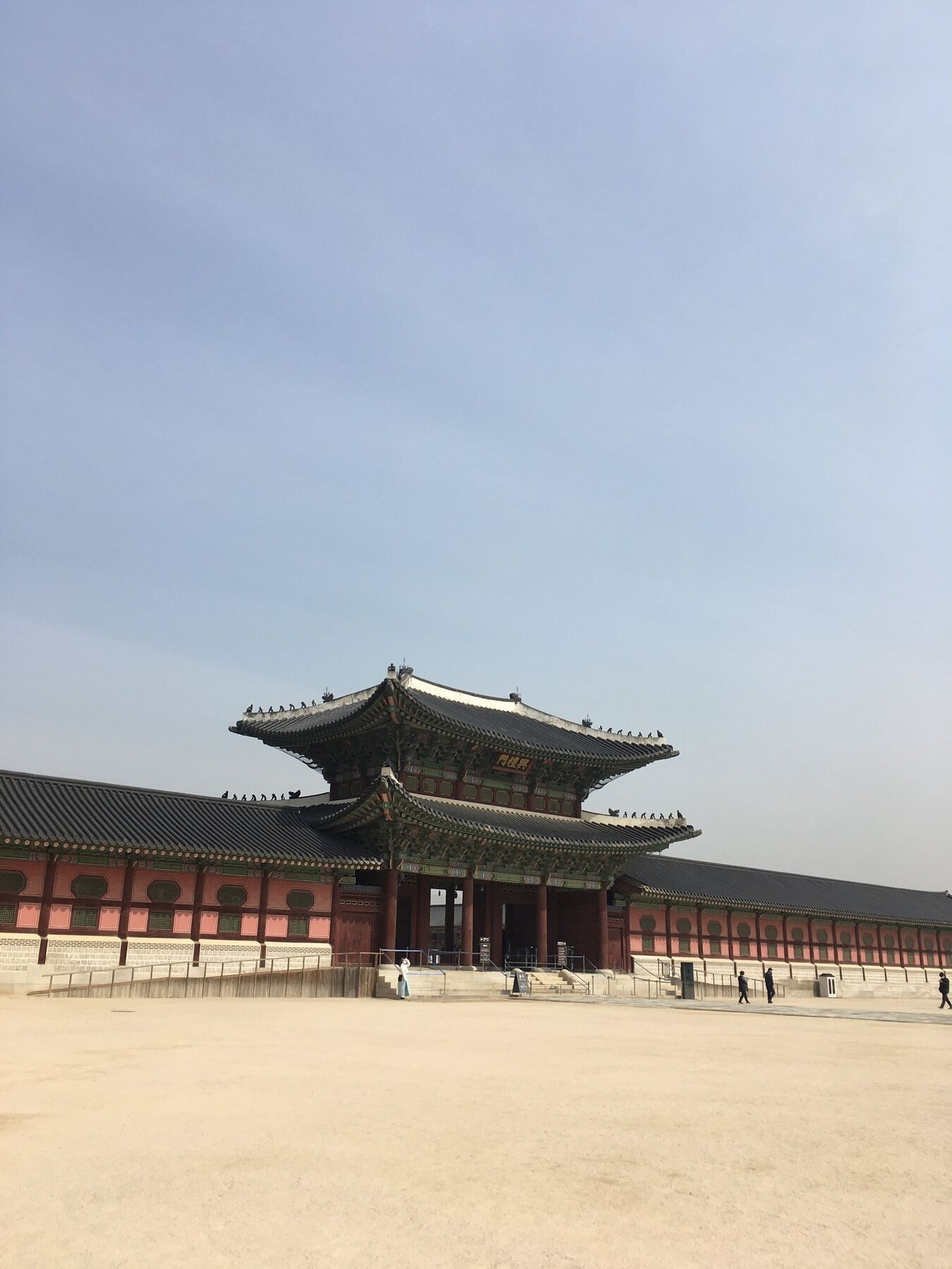 Seoul vs Busan comparison beginning with Seoul palace culture