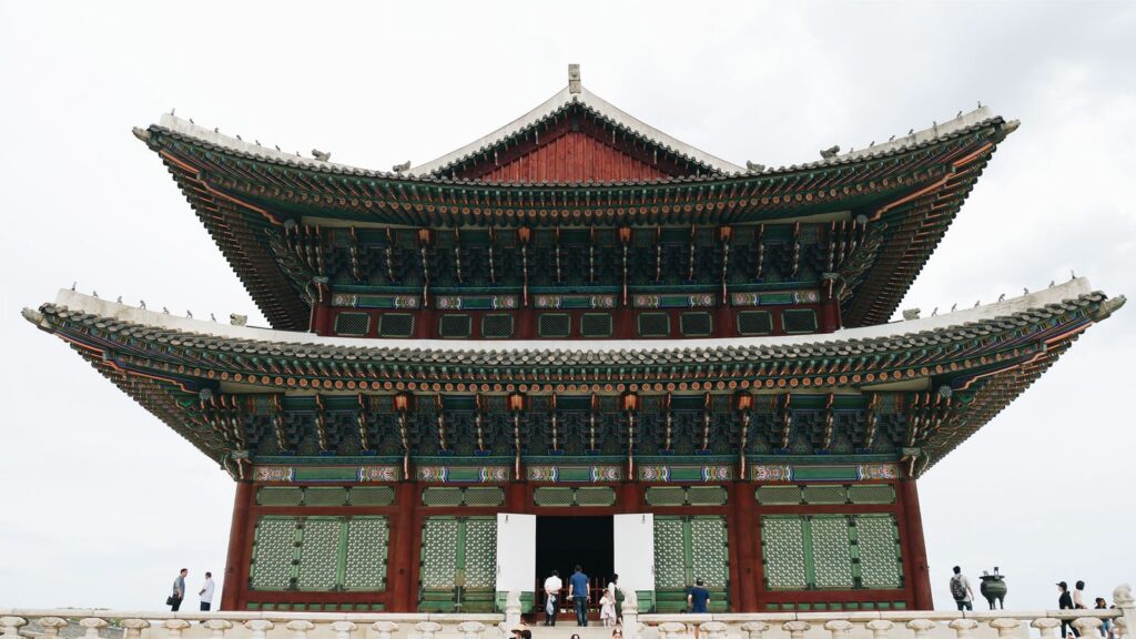 gyeongbokgung palace in seoul for a five-day itinerary